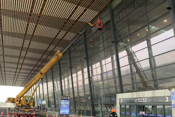 竹山玻璃幕墙维护和保养